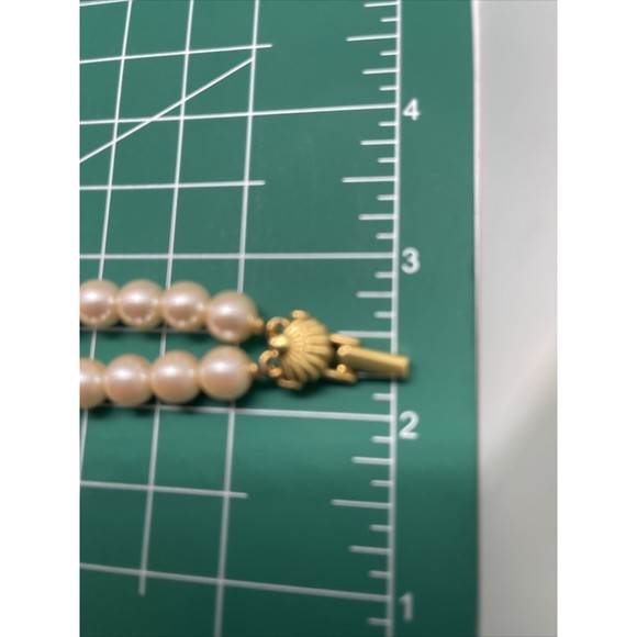 Vintage Richelieu Faux Pearl 2 Strand  Bracelet Gold Tone Chain Signed 7 Inch - Picture 9 of 15